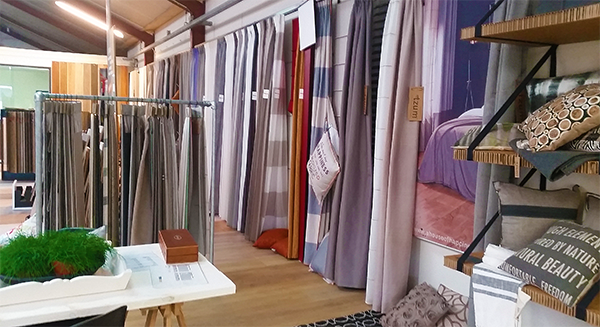Woontextiel en raamdecoratie, vouwgordijnen, rolgordijnen, plissés ... Woontextiel en raamdecoratie, vouwgordijnen, rolgordijnen, plissés ...